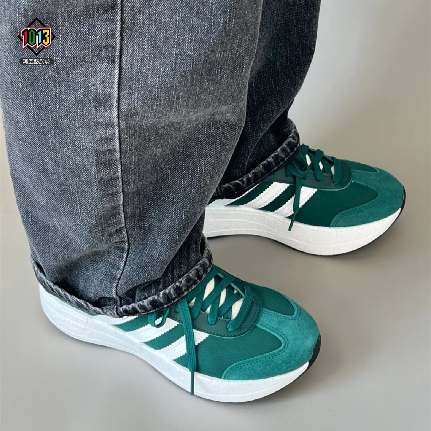 阿迪达斯三叶草缓震透气休闲鞋