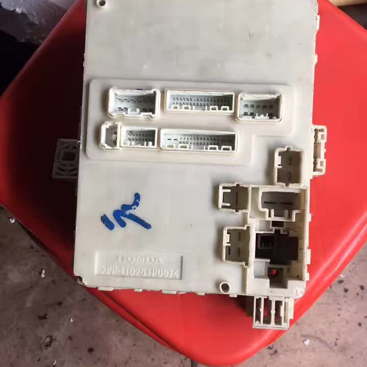 适用本田雅阁 CRV URV 冠道 皓影奥德赛 艾力绅 车身电脑保险丝盒