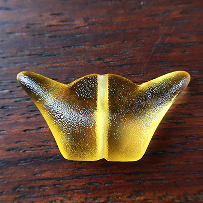 捡漏！清代官造宫廷御用古法老琉璃金黄色元宝背云文玩手工配饰