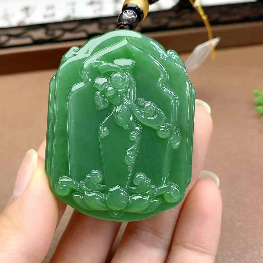 孤品和田玉碧玉普贤菩萨吊坠无黑无裂冰透水润满绿碧玉守护神吊坠