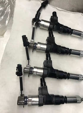 挖掘机配件神钢SK450-8喷油器P11 编码095000-5215