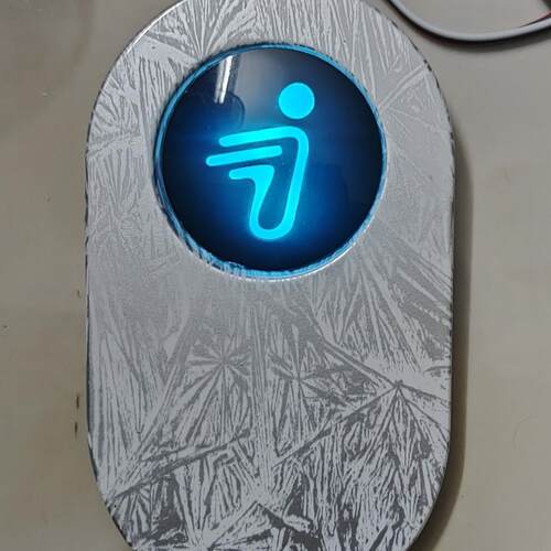 九号电动车Q80CQ85C高品质发光logo前小面板壳发光小飞人车标