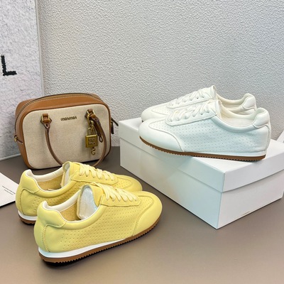 真皮小白鞋女夏季2025新款脚宽胖德训鞋软底不累脚大码女鞋41到43