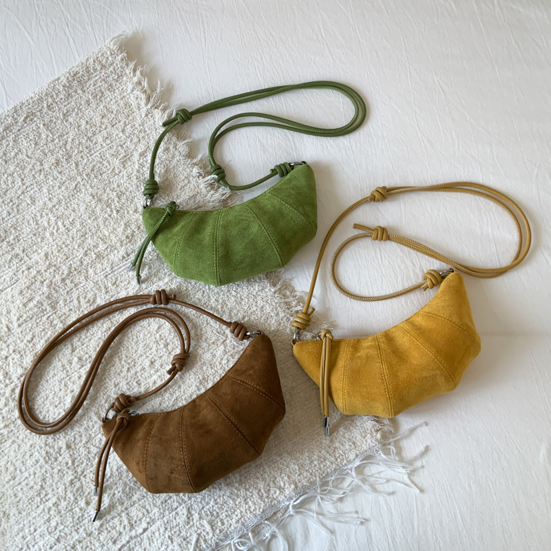 THE COLE麂皮绒复古磨砂腋下小包新款牛角包简约百搭单肩斜挎包