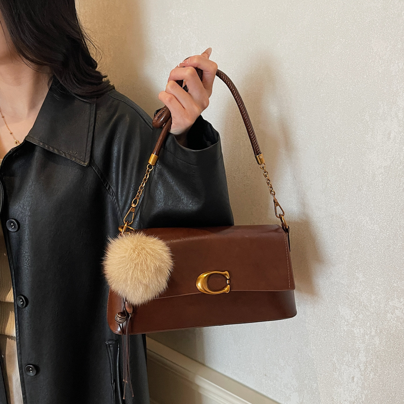 THE COLE秋冬美拉德磨砂小方包女金扣腋下法棍包时尚复古斜挎包