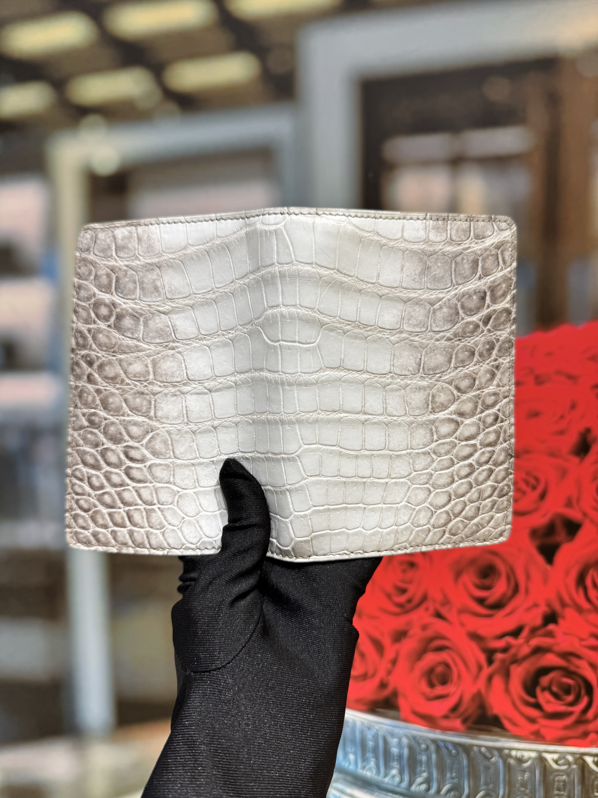 进口喜马拉雅鳄鱼皮护照夹经典款男女通用带多卡位身份证卡套票夹