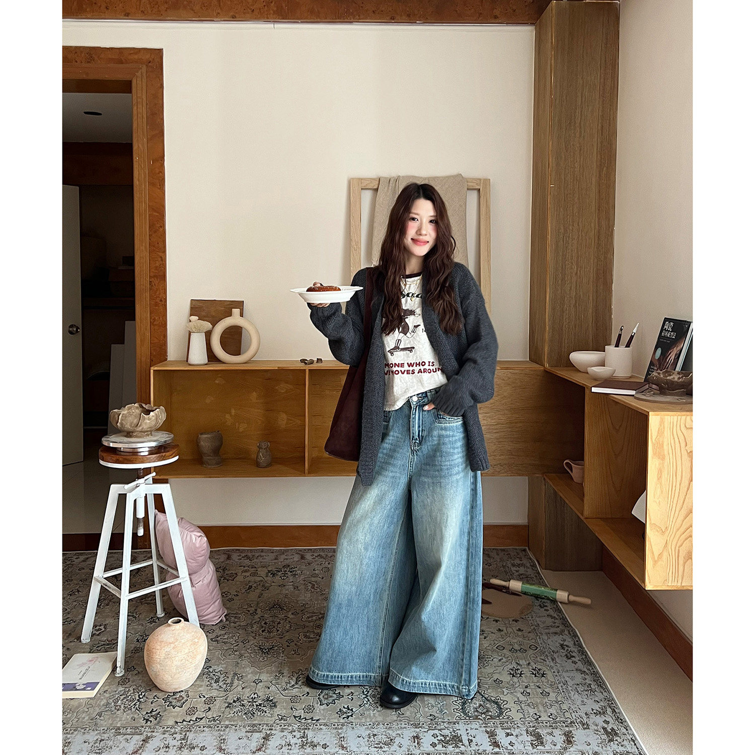 复古简约浅蓝色阔腿牛仔裤