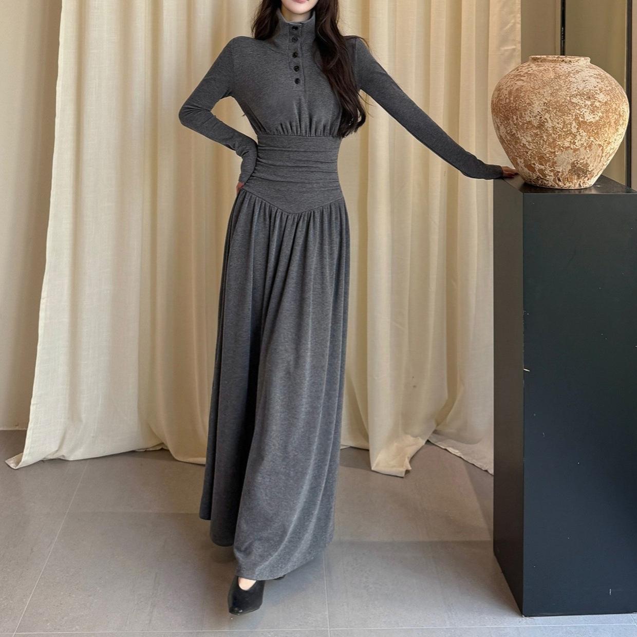 设计感半高领长袖连衣裙女2026