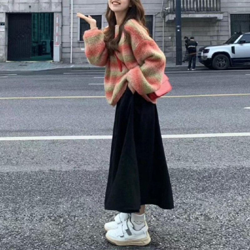 深秋初冬季新款针织套头女装时尚气质穿搭配慵懒风撞色条纹毛衣女