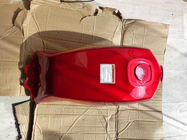 适用铃木钻豹HJ125K-2 油箱 燃油箱 汽油箱 红色国产 摩托车配件