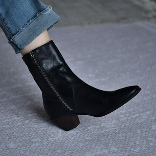 皮厚先生 复古头层胎牛皮小圆头短靴女粗高跟2025冬季新款骑士靴