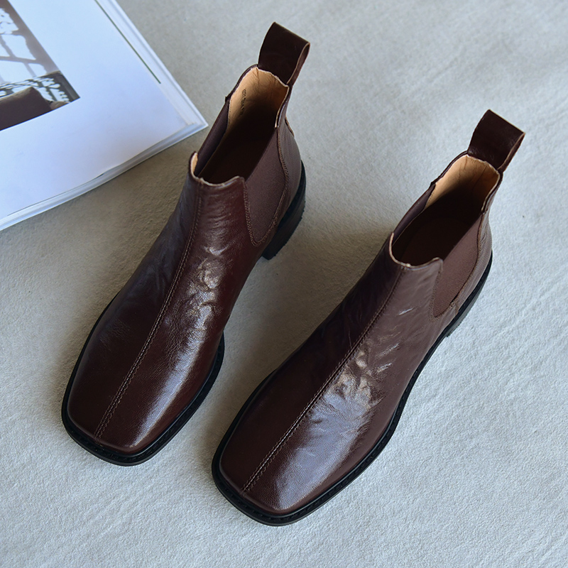 套筒中跟短靴方头羊皮切尔西靴