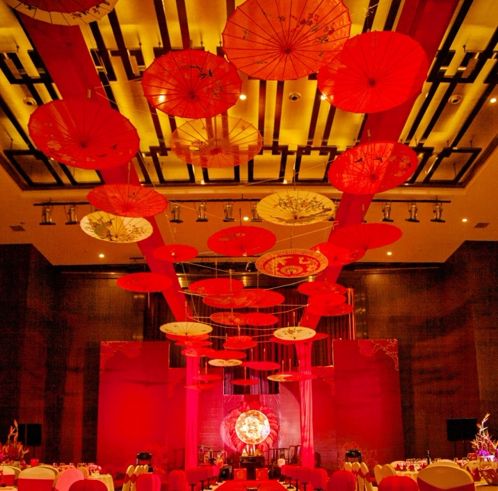 古风中式油纸伞绸布伞舞蹈摄影婚礼吊顶装饰布置红色雨伞婚庆道具