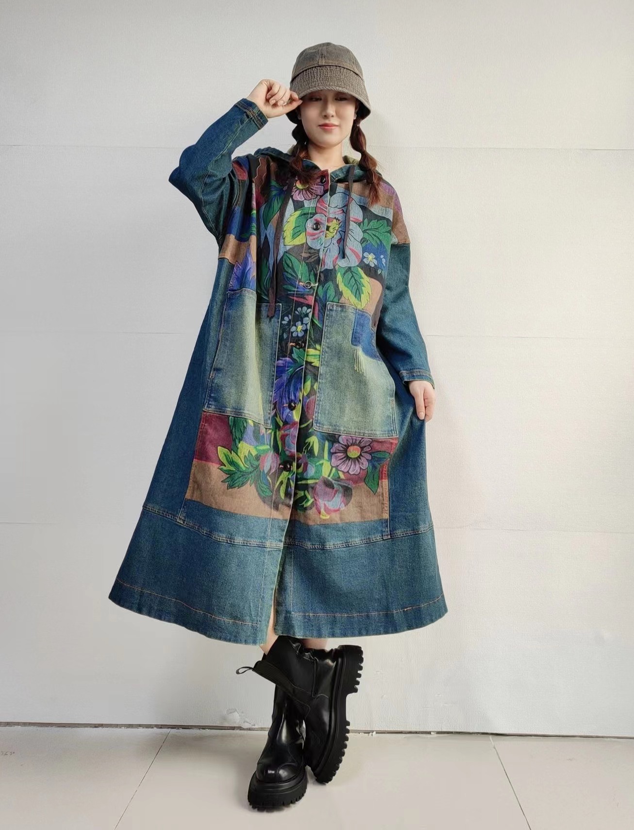 春秋冬新款复古印花牛仔外套女大码宽松休闲小众设计感连帽风衣