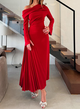 御姐轻熟风斜领红色连衣裙主持人晚宴聚会礼服收腰显瘦褶皱长裙女
