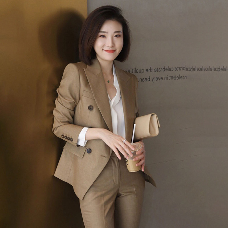 通勤风卡其色双排扣西装两件套女