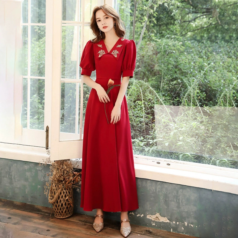 红色敬酒服新娘订婚晚礼服长裙女结婚回门宴轻奢高级感收腰连衣裙