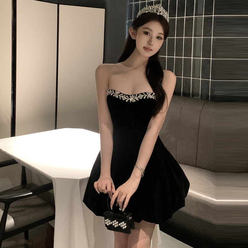 法式气质钉珠镶钻丝绒抹胸连衣裙女高级性感生日晚礼服蓬蓬短裙子