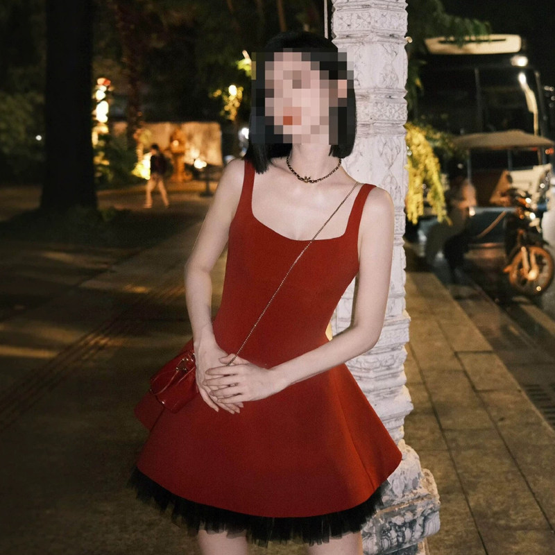 红色法式吊带收腰显瘦气质连衣裙