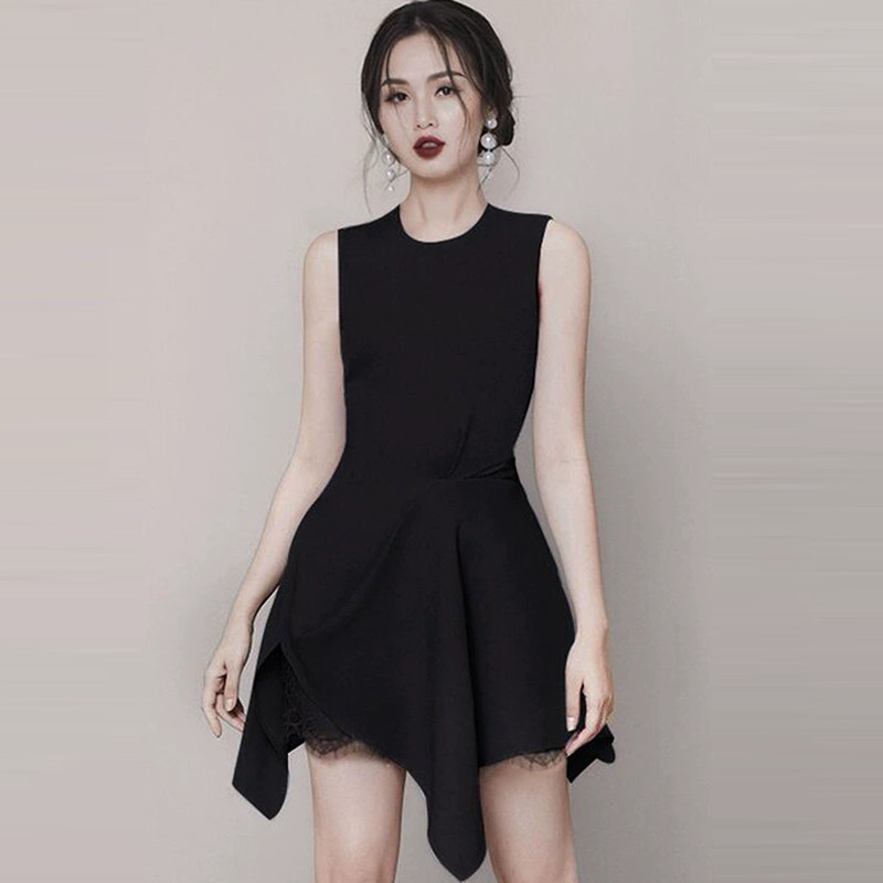 赫本黑色蕾丝拼接背心连衣裙礼服女轻奢高级感纯欲辣妹不规则短裙