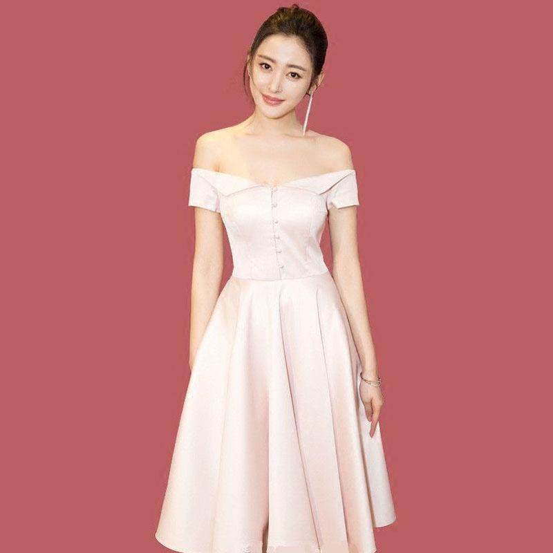 一字肩粉色姐妹伴娘裙高级感便装仙气演出礼服裙收腰显瘦连衣裙女