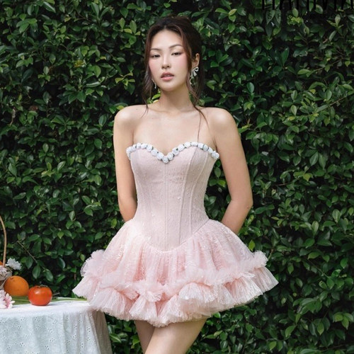 甜美抹胸无袖高腰浅粉蓬蓬裙礼服