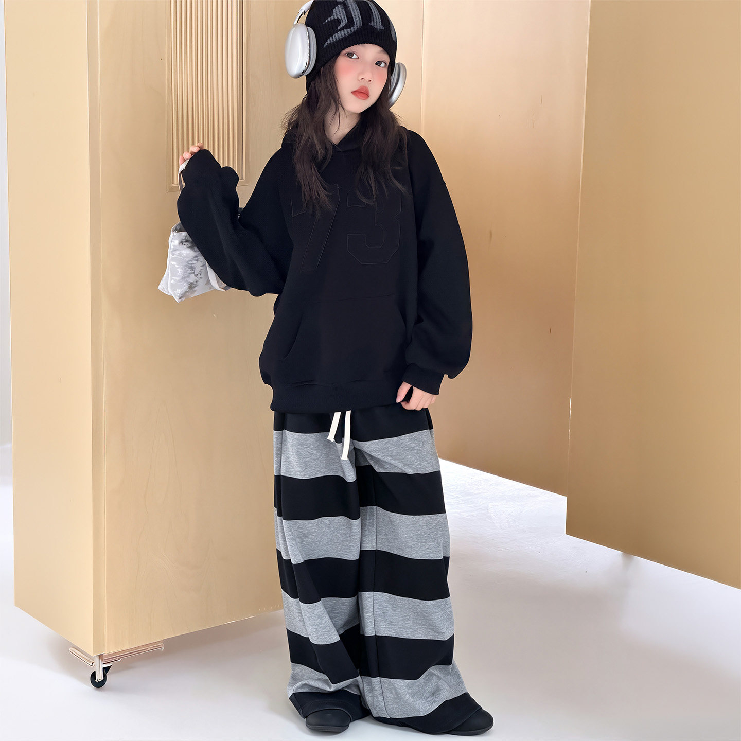 韩系女童纯色卫衣2026新款秋季儿童套装条纹休闲裤宽松卫衣套装