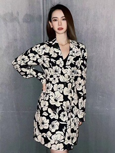 ED戚薇杨彩玉同款春秋款虞美人花朵印花西装领长袖显瘦设计连衣裙