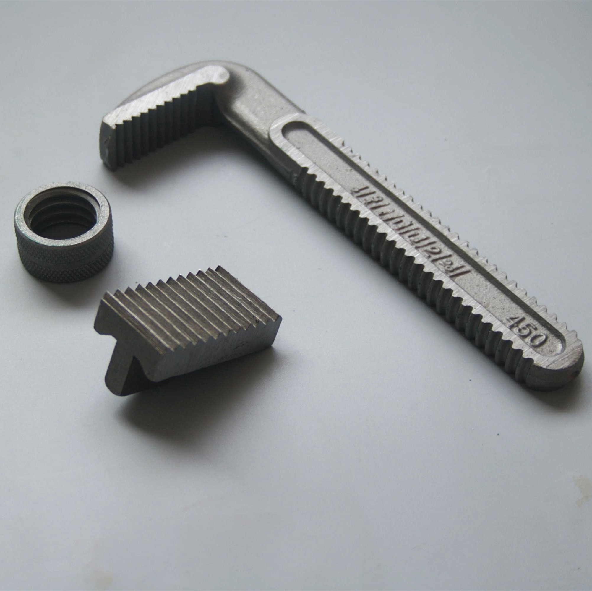 重型套装管钳配件勾头底牙板螺母钩子7字头牙板 牙块 螺丝管子钳