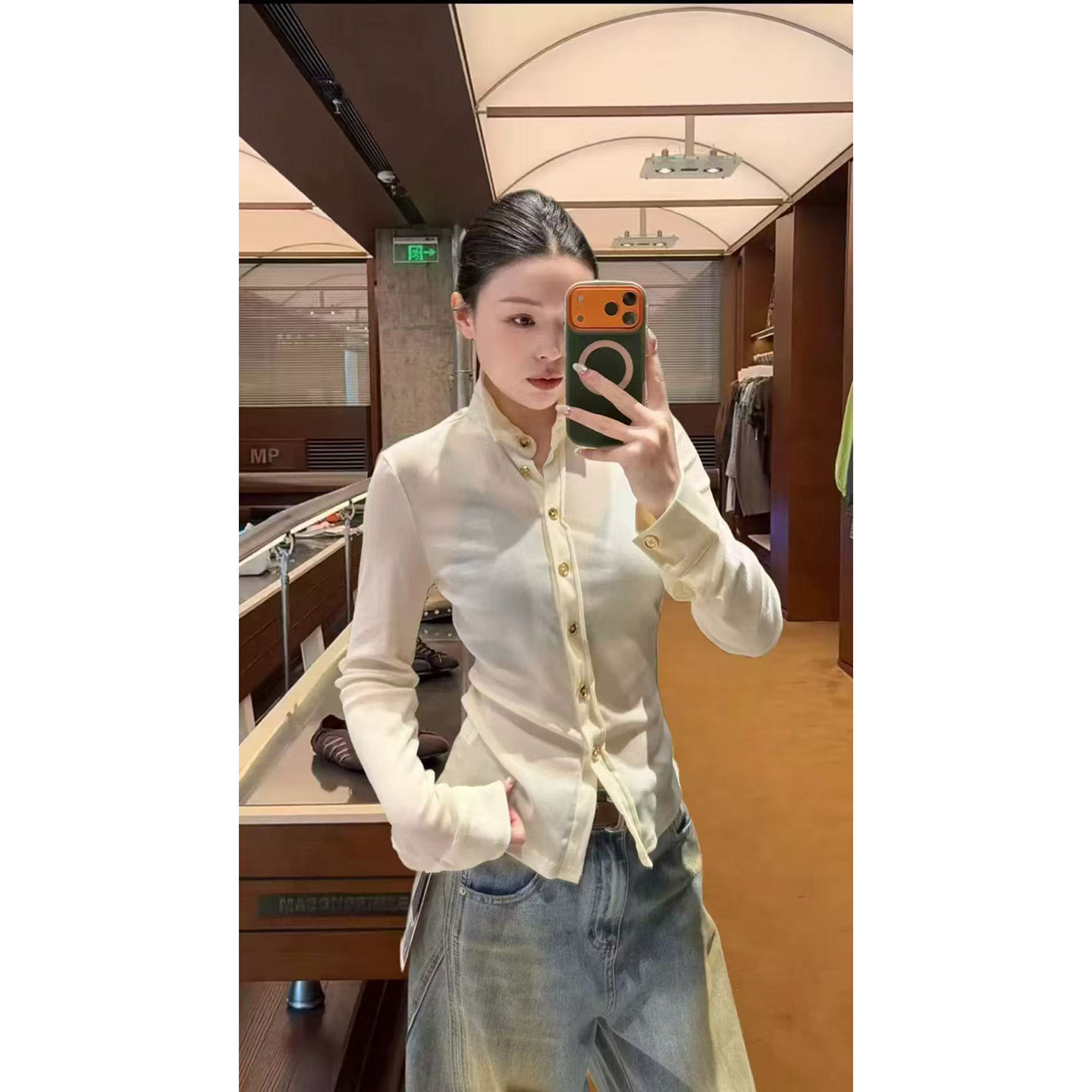 高品质小香风翻领金属扣丝绒衬衫女韩系轻奢洋气长袖纯色外穿上衣,女装/女士精品,衬衫,淘宝优惠券,粉丝福利购,淘宝优惠卷