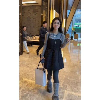 时髦秋冬穿搭吊带连衣裙+T恤套装