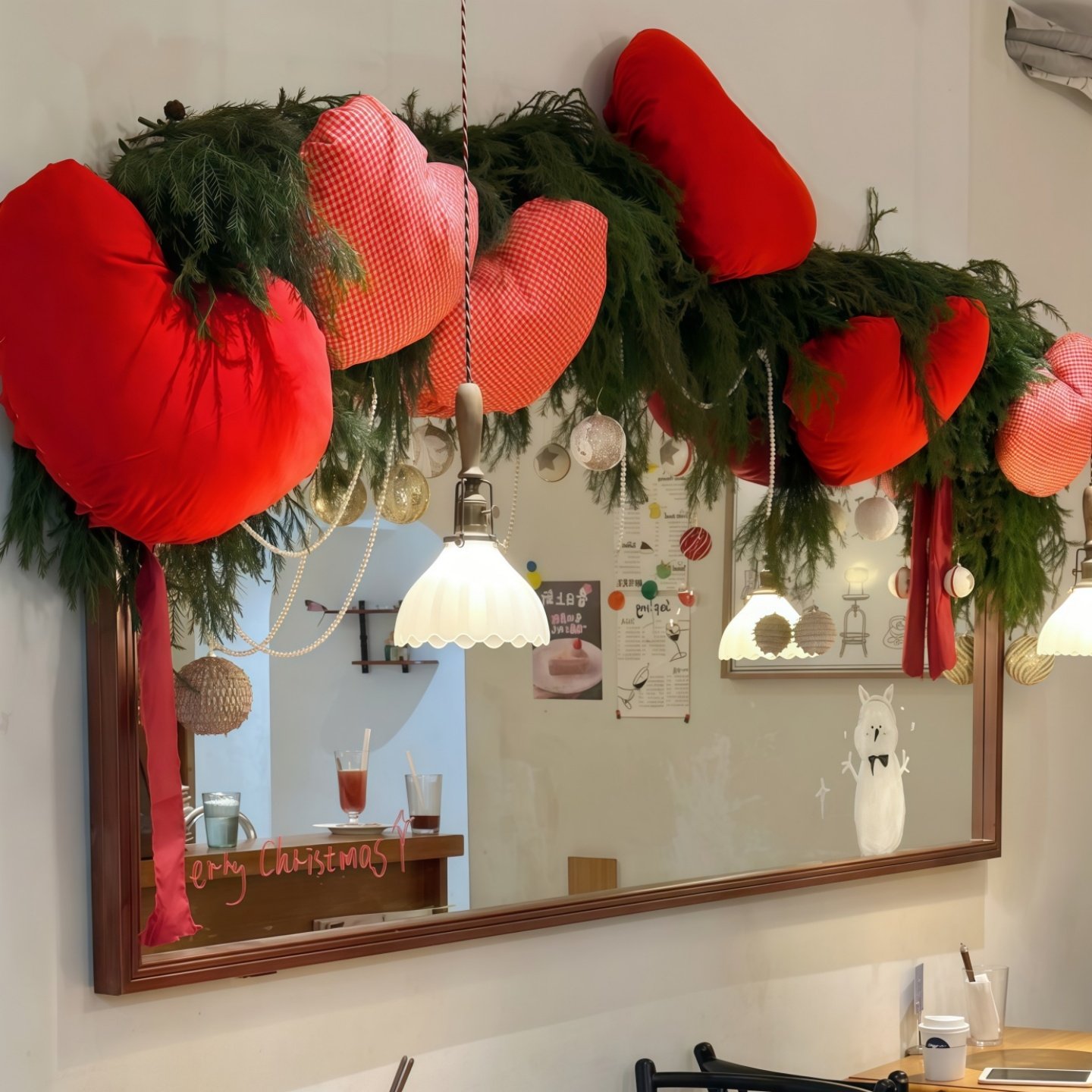 红色格子爱心桃抱枕圣诞树挂饰圣诞节镜子新年店铺门头ins风装饰