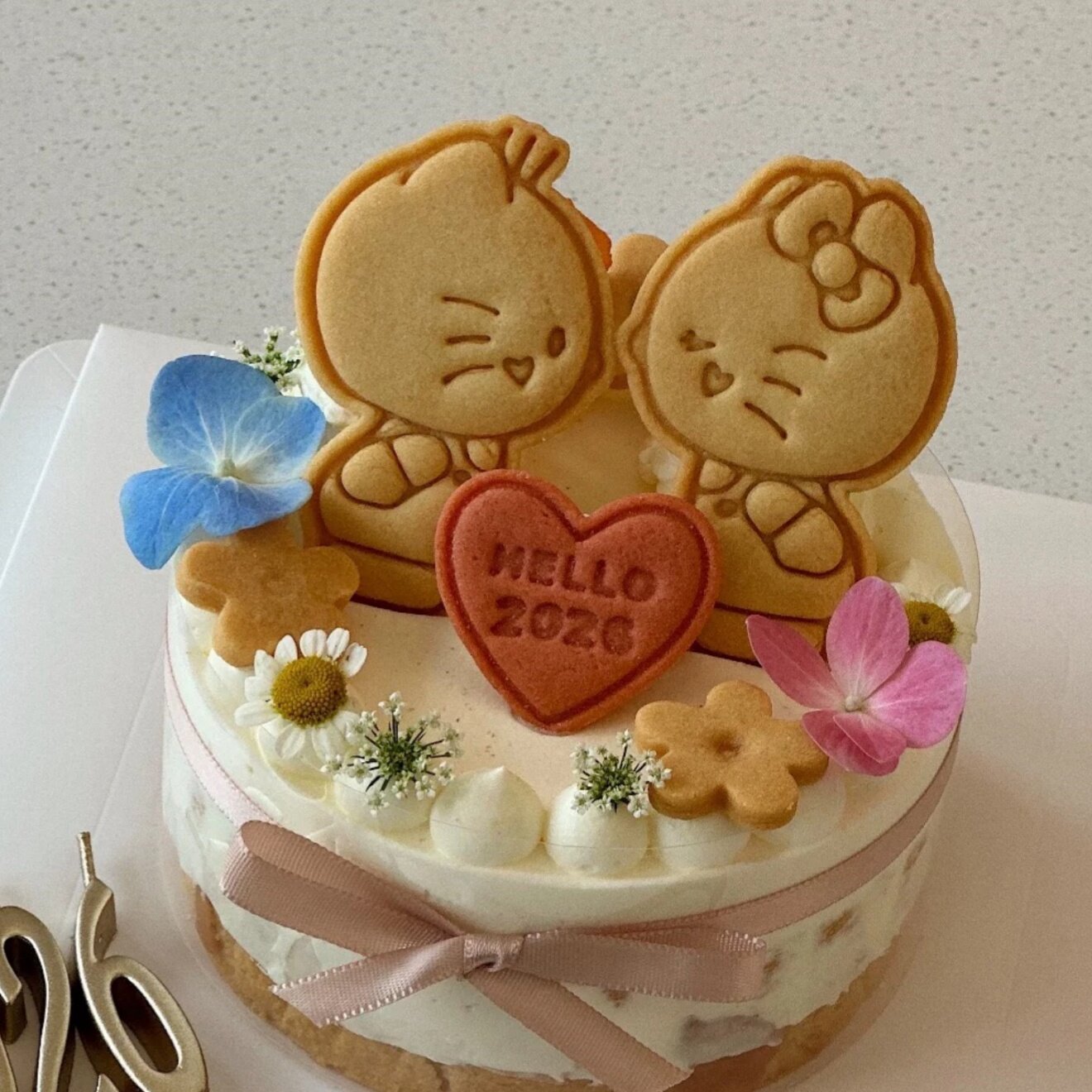 hello kitty情人节曲奇饼干蛋糕咖啡甜品装饰创意小红书定制同款