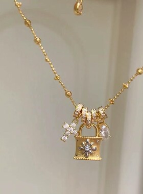 拉丝工艺跑环十字架锁包项链轻奢高级感锁骨链小众新款毛衣链