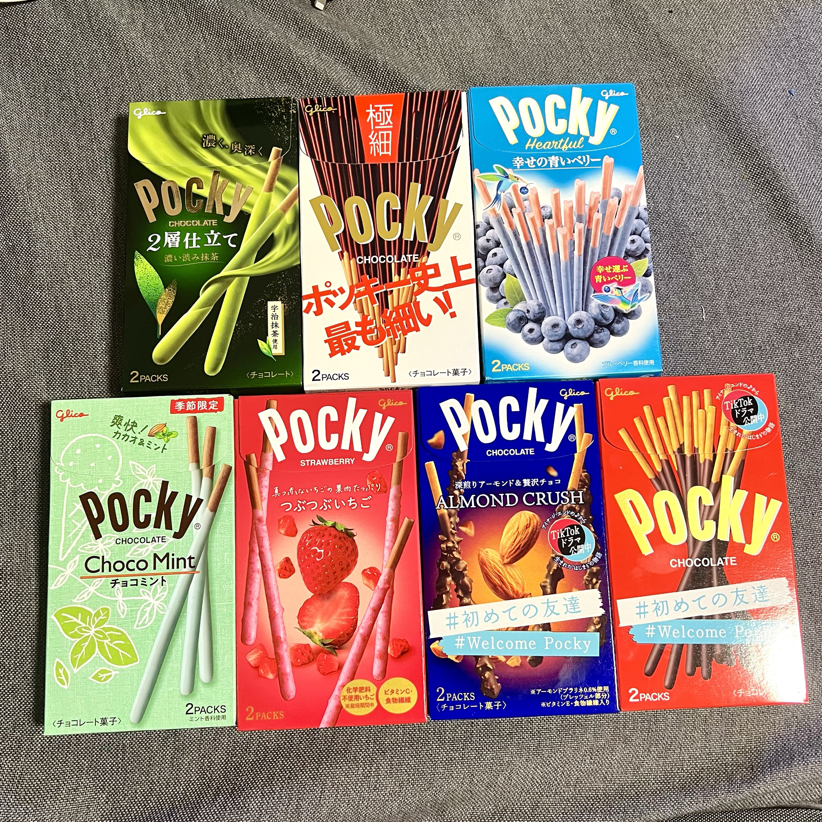 日本堂吉诃德Pocky百奇双层浓厚抹茶巧克力草莓蓝莓薄荷杏饼干棒