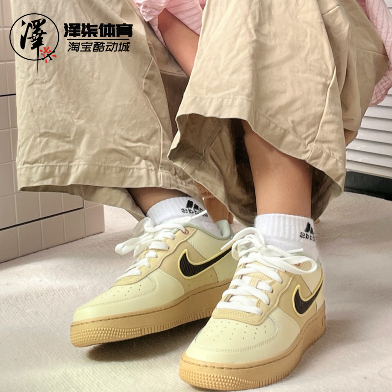 NIKEAF1米白色女子低帮板鞋