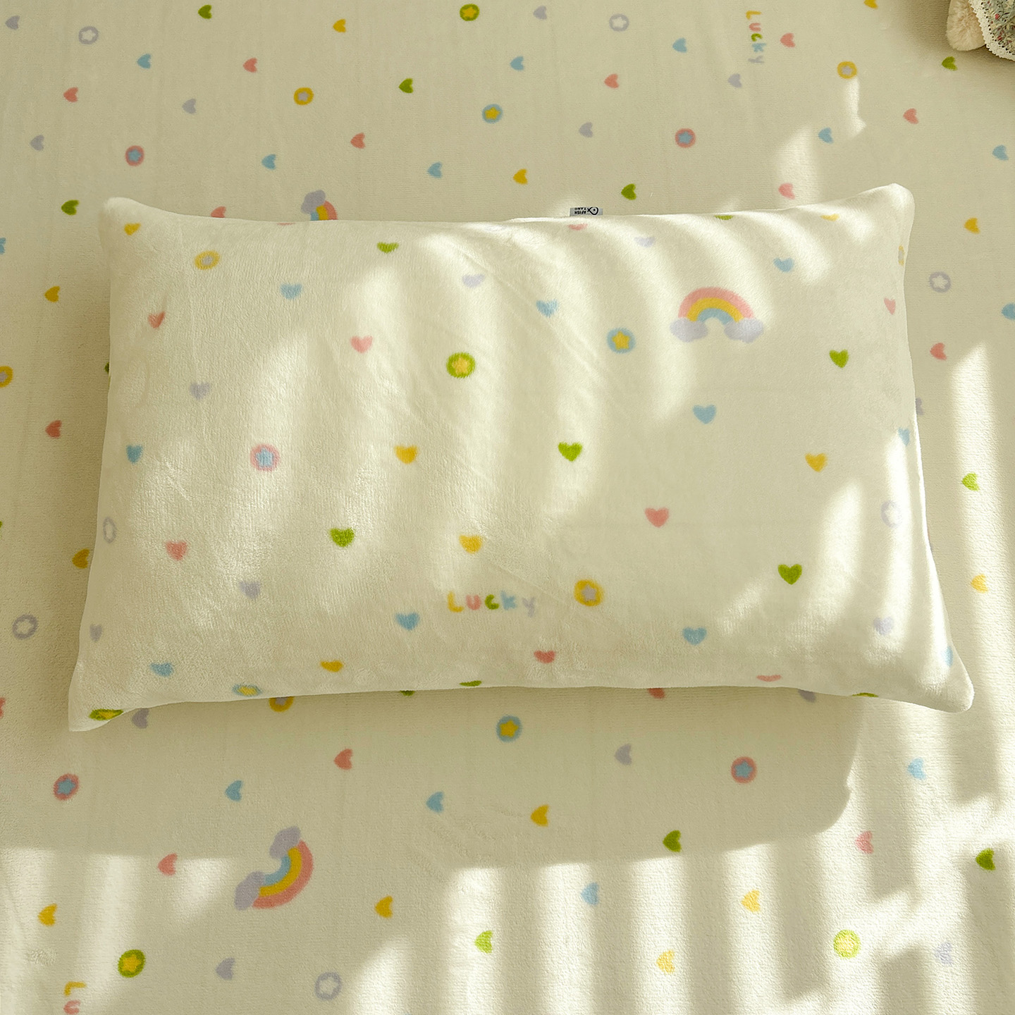 牛奶绒小彩虹枕套一对装加厚珊瑚绒枕头套单件48x74cm枕芯内胆套