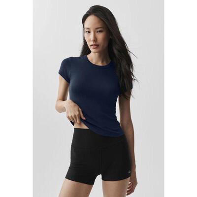 海外代购ALO YOGA女士运动T恤柔软亲肤贴身剪裁莫代尔混纺微弹