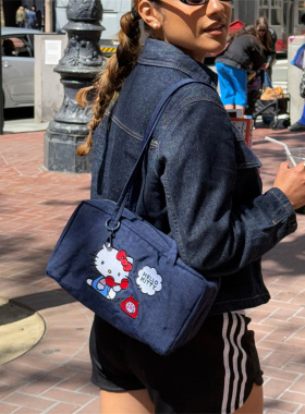 Baggu尼龙保龄球包Hello Kitty联名款女包单肩腋下包大容量百搭