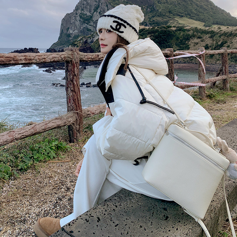 白色牛角扣羊羔毛拼接连帽羽绒服女冬超火好看高级小众加厚短外套,女装羽绒服,浙宝199