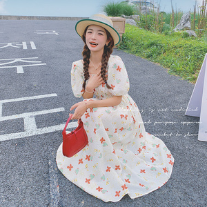 法式浪漫碎花连衣裙女夏2025新款甜美小个子泡泡袖高级感森系长裙图片