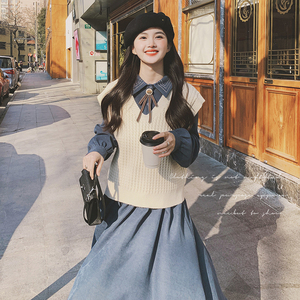 灯芯绒长袖连衣裙女2025春季新款设计感针织马甲衬衫领长裙两件套图片