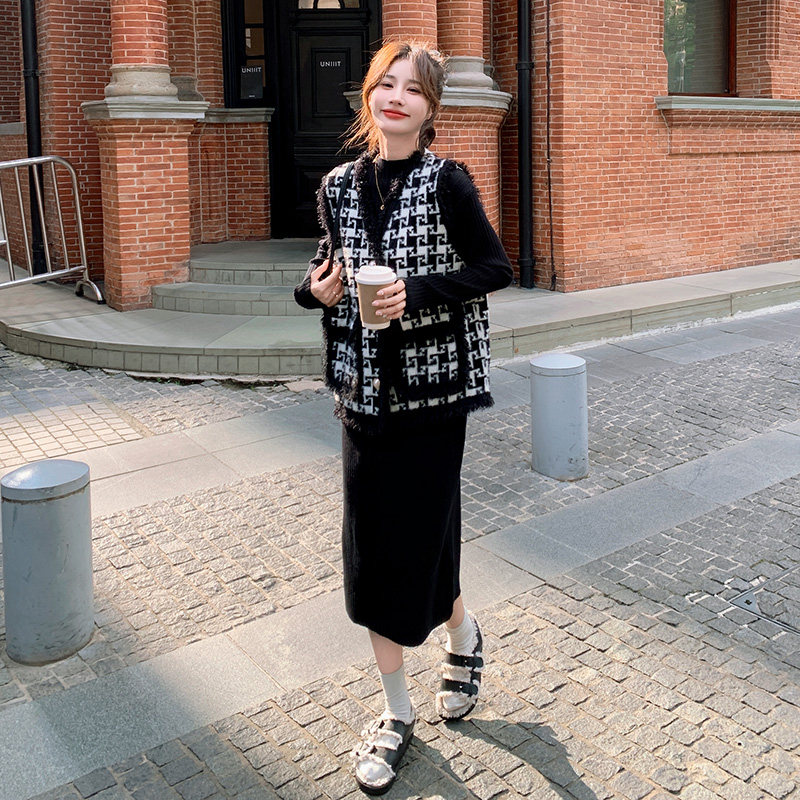 法式轻熟风黑色针织连衣裙女2024秋季新款千鸟格马甲打底裙,女装连衣裙,浙宝199