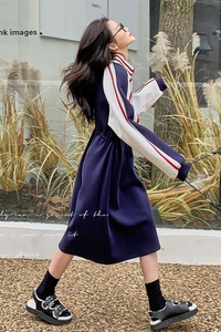 清仓捡漏一线品牌专柜剪标女装秋冬季立领撞色拼接抽绳长袖连衣裙图片