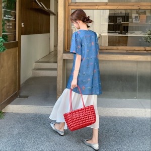 蓝色刺绣方领碎花连衣裙女2025夏季新款法式显瘦设计感拼接长裙子图片
