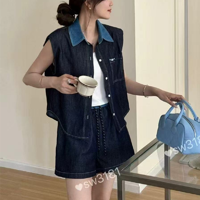 撞色POLO领牛仔马甲+短裤套装