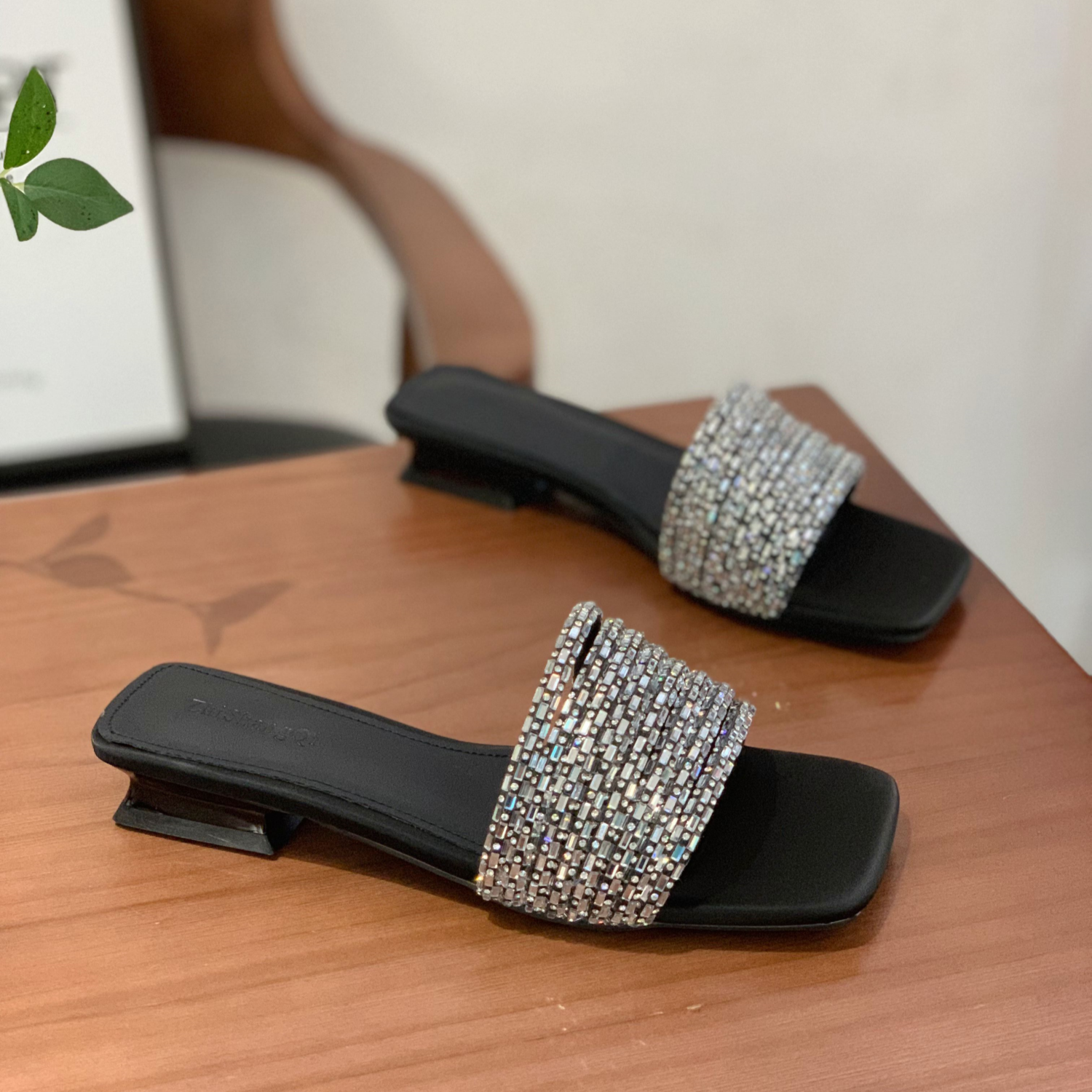 舒适通勤潮流百搭清凉一夏一字拖