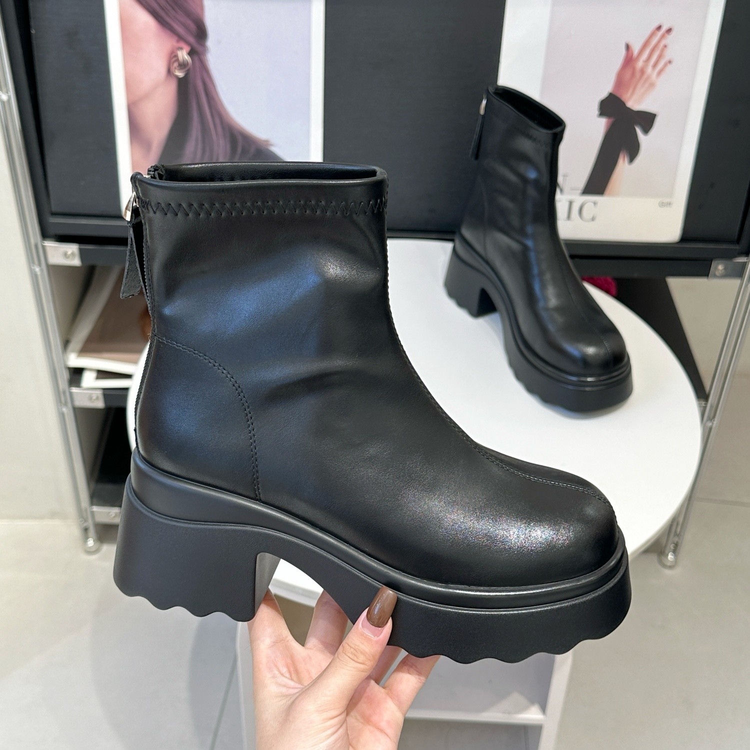 自带秋冬氛围感~上脚真的好酷帅