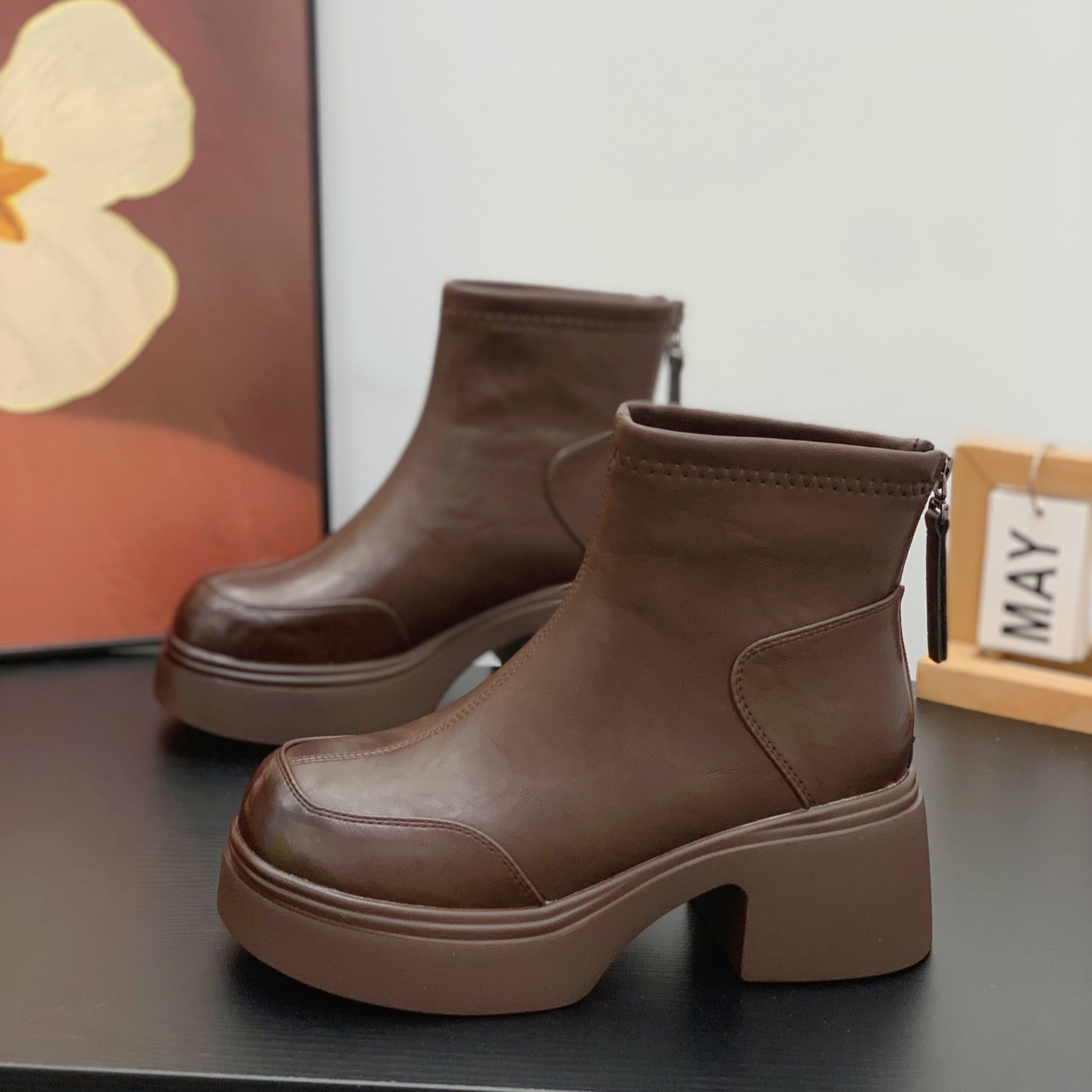 轻便舒适不累脚复古百搭通勤靴子