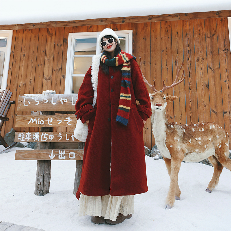 氛围感复古红色毛呢大衣长款外套